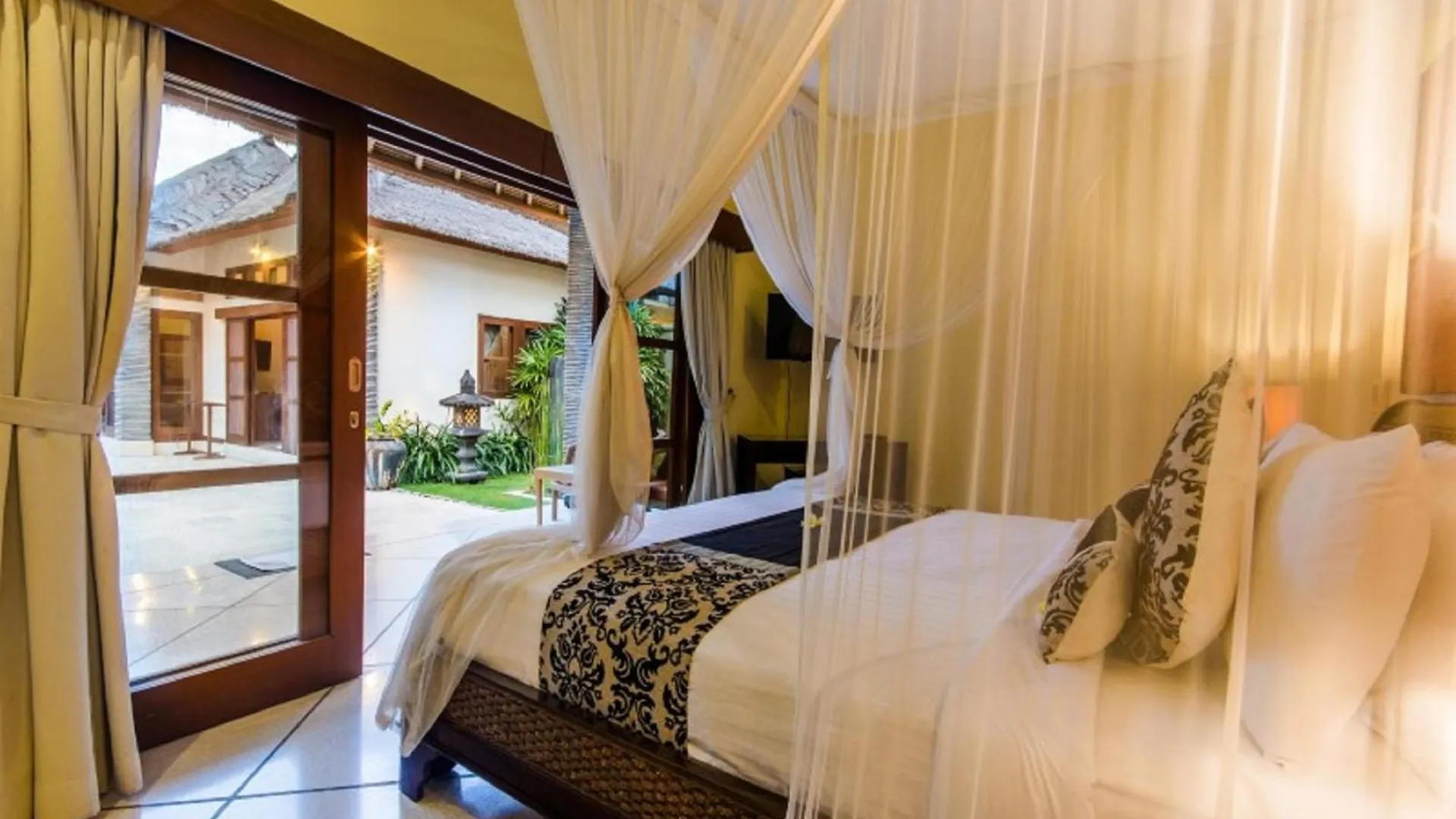 Luxury Villa Antan Central Seminyak Indonesia