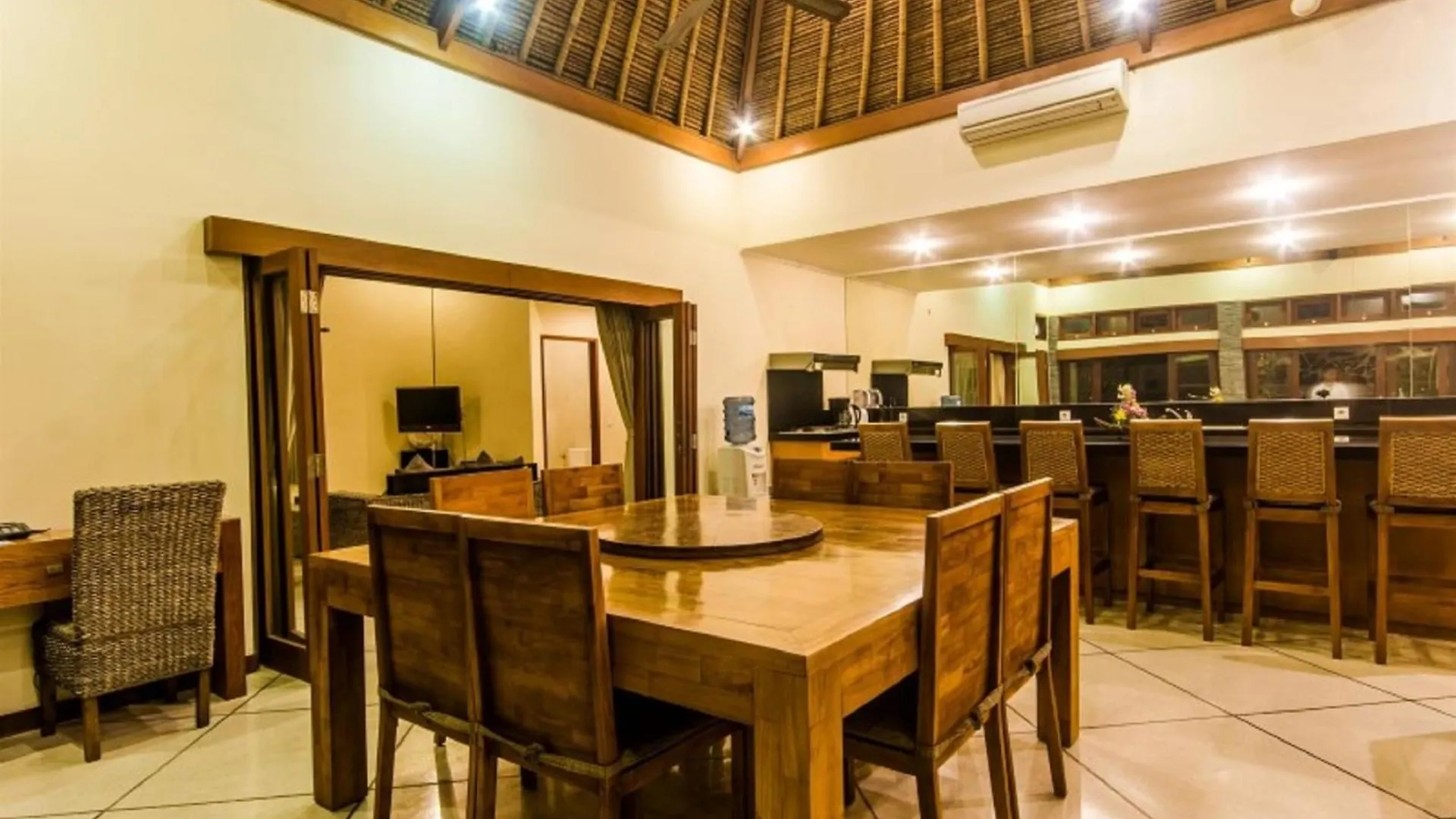 Luxury Villa Antan Central Seminyak Indonesia