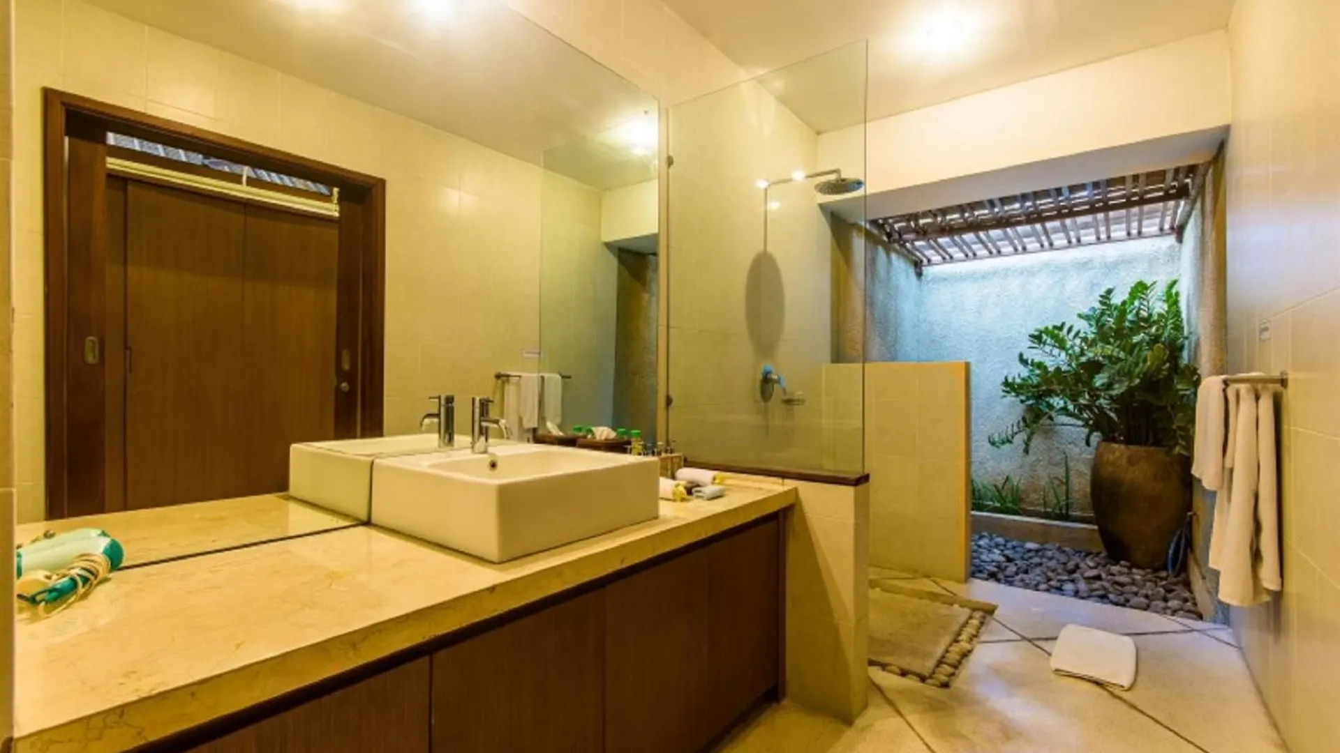 Luxury Villa Antan Central Seminyak Indonesia